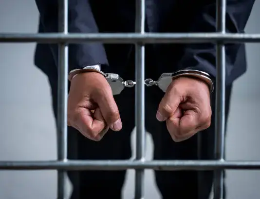 Tunisie : Un faux agent de la STEG arrêté après des années d’escroquerie