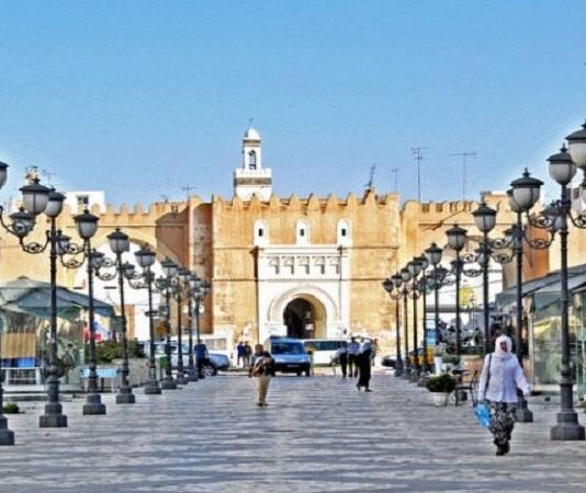 والي صفاقس يدعو إلى العمل المشترك لإعلاء الراية الوطنية