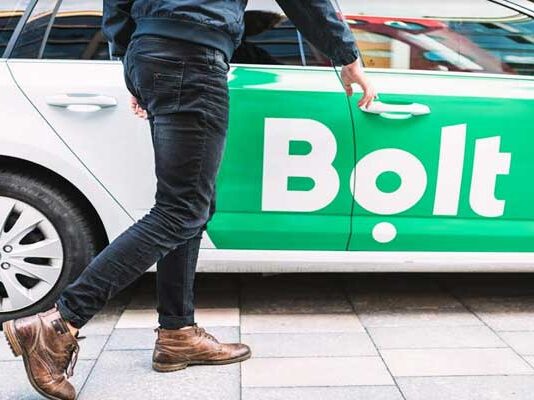 تونس: حجز 12 مليون دينار وتوقيف أنشطة شركات مرتبطة بتطبيق "Bolt"
