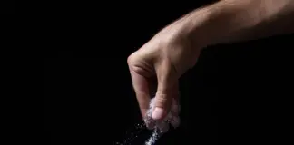 دراسة صادمة: الملح قد يكون سببًا غير متوقعًا للاكتئاب