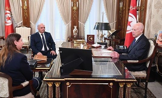 سعيّد يدعو إلى إجراءات عاجلة لإنقاذ الخطوط الجوية التونسية ومنع التفريط في المنشآت الوطنية