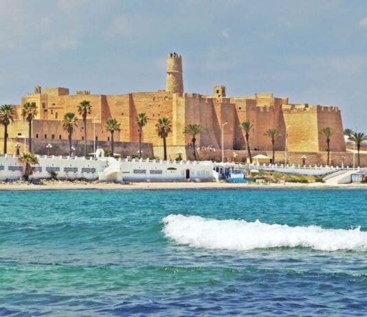 نتائج إيجابية للسياحة التونسية وتفاؤل بصيف 2025