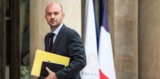 وزير الخارجية الفرنسي يزور الجزائر لطي صفحة الخلافات