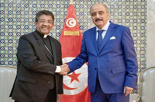 وزير الخارجية يودّع سفير الفاتيكان ويشيد بعلاقات التعاون