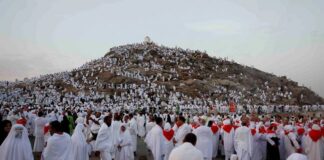 تونس: انطلاق أول رحلة للحجاج نحو المدينة المنورة لموسم حج 1446 هـ