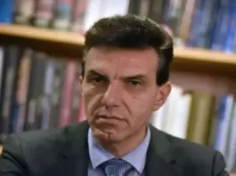 بيروني: استقرار أوروبا يبدأ من استقرار تونس