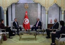 وزير الخارجية التونسي يبحث تعزيز العلاقات مع السفير الأمريكي