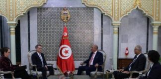 وزير الخارجية التونسي يبحث تعزيز العلاقات مع السفير الأمريكي