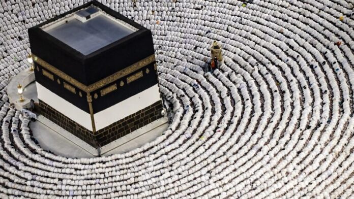 وزير الشؤون الدينية الحجيج التونسيون يؤدون مناسكهم في أفضل الظروف