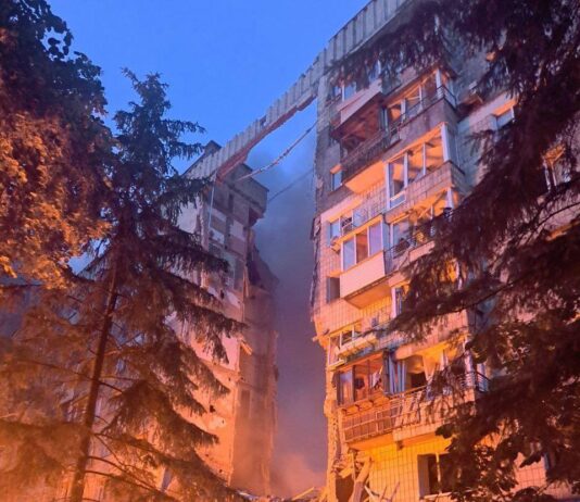 مقتل 14 في كييف بعد قصف روسي هو الأعنف منذ أشهر