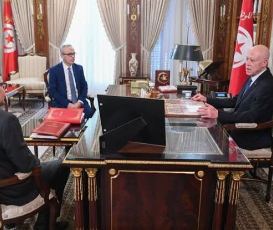 رئيس الجمهورية يقرّر حل شركة الاتصالية للخدمات وانتداب أعوانها ضمن مقاربة وطنية شاملة