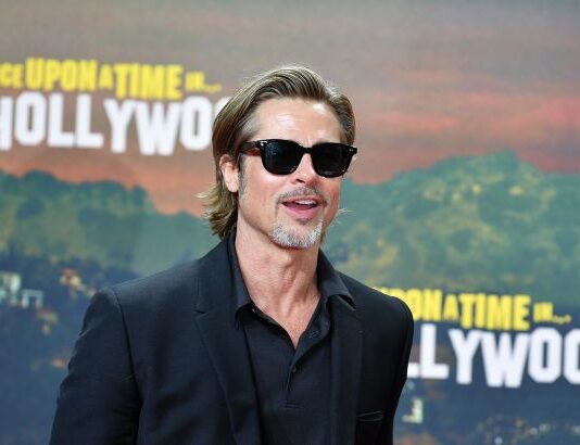 براد بيت يعود في الجزء الثاني من "Once Upon a Time in Hollywood" — أولى صور التصوير