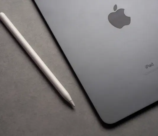 قلم Apple الجديد يعمل على iPhone وMacBook دون لمس الشاشة