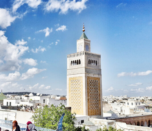 طقس الثلاثاء 22 يوليوز 2025: موجة حر ورياح قوية بشرق وجنوب المغرب