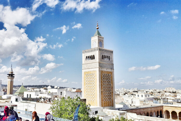 طقس الثلاثاء 22 يوليوز 2025: موجة حر ورياح قوية بشرق وجنوب المغرب
