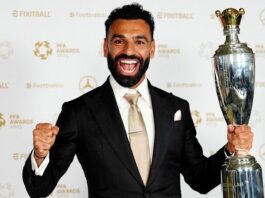 محمد صلاح يتوج بجائزة أفضل لاعب في إنجلترا للمرة الثالثة