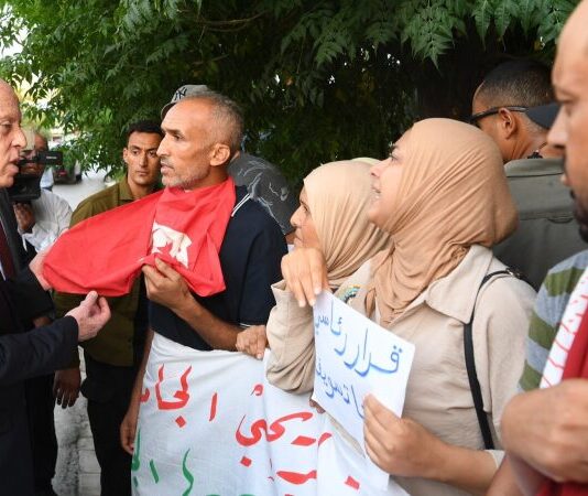 مقترح: قيس سعيّد يزور الدكاترة المعتصمين: التشغيل أولوية وطنية وحلول عملية قادمة