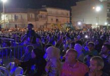 مسرحية "ما يضحكنيش".. كوميديا سوداء تُضيء ليالي مهرجان جرزونة
