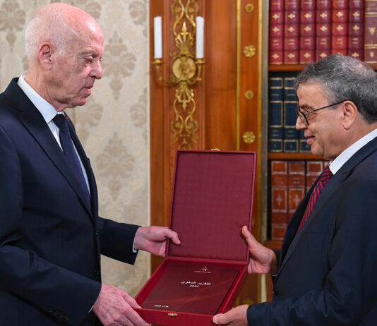 تقرير 2024 للبنك المركزي: سعيّد يدعو لمراجعة الخيارات الاقتصادية وتعزيز السيادة النقدية