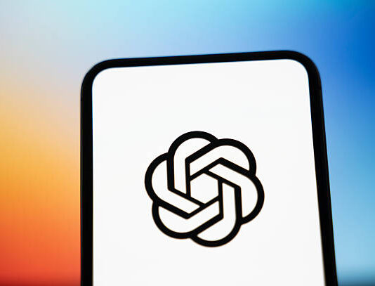 ميكروسوفت وأوبن إيه آي: مرحلة جديدة وطرح عام محتمل