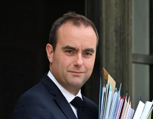 رئيس الوزراء الفرنسي الجديد لوكورنو يعد بإصلاحات جذرية لإنهاء الأزمة