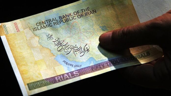 الريال الإيراني ينهار إلى 1.12 مليون للدولار بعد العقوبات الأممية