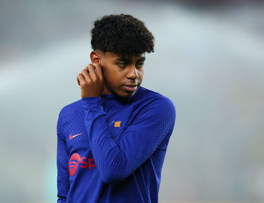 لامين يامال كان قريباً من الانتقال إلى بايرن ميونيخ قبل تألقه مع برشلونة