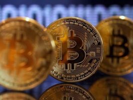 انخفاض البيتكوين إلى 112,000 دولار وسط تصحيح سوق العملات المشفرة