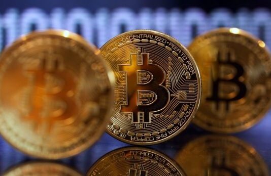 انخفاض البيتكوين إلى 112,000 دولار وسط تصحيح سوق العملات المشفرة