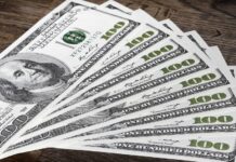 الدولار يتراجع لأدنى مستوى منذ 4 سنوات أمام اليورو قبل قرار الفيدرالي