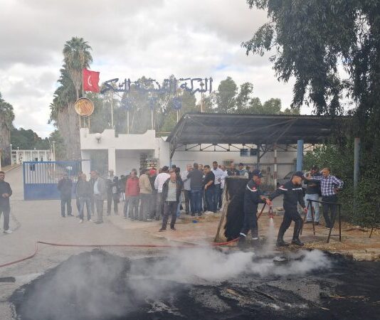 احتجاجات عمال السكر بباجة 7 أكتوبر 2025: مطالب بإنقاذ الشركة