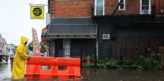 عاصفة نيويورك: وفاة 2 وفيضانات بعد أمطار غزيرة 2025