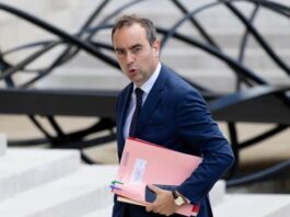 استقالة لوكورنو: أزمة حكومية تهز فرنسا