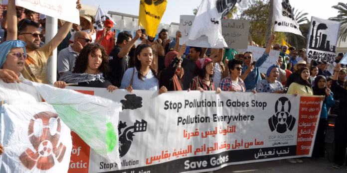 غابس تختنق بالفوسفات: 330 مصابًا ومطالب بإغلاق المنشأة