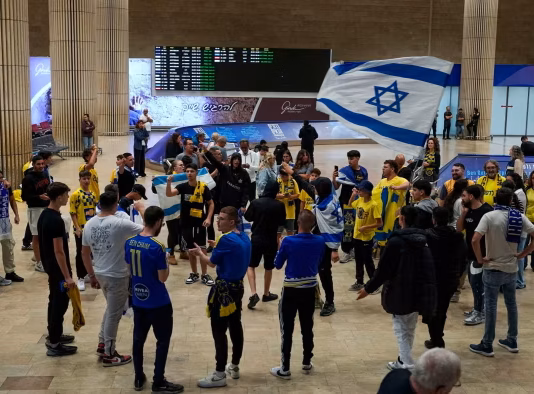 قرار أمني يمنع جماهير مكابي تل أبيب من حضور مباراة أستون فيلا