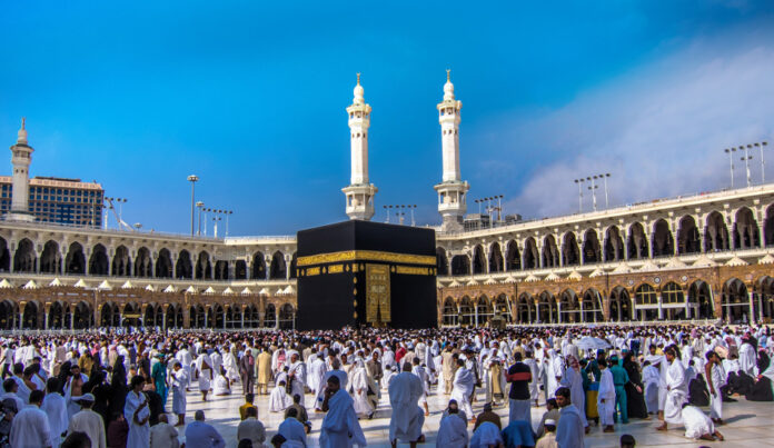 أسعار العمرة في تونس 2025: من 3800 دينار للاقتصادية