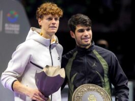 سينر يهزم تسيتسيباس ويواجه جوكوفيتش في نصف سيكس كينغز