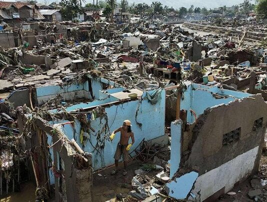 اعصار كالمايغي: 66 قتيلا في الفلبين مع فيضانات وانهيار مروحية عسكرية