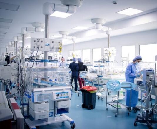 مركز الولادة بتونس يتلقى تجهيزات طبية من المنظمة الدولية للهجرة