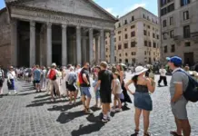 قواعد التزلج الجديدة في إيطاليا 2025: غرامة 200 يورو للخوذة