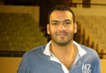 إيقاف مباراة الإفريقي الزرزيسي وأمل المرسى: إصابة مدرب أمير دربال برأسه بجسم مُلْقَىْ من الإستراحات إيقاف مباراة زرزيس وأمل المرسى: إصابة دربال بجسم من الإستراحات