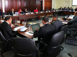 ميزانية 2026: البرلمان يناقش الرقمنة واللامركزية في خطة التنمية الخماسية