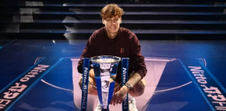 سينر يحتفل بلقب نهائيات ATP: "أصبحت لاعبًا أفضل من العام الماضي"