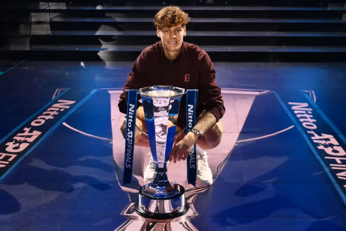 c7cbf7c2-bba1-432e-8b69-1b6538092a42 سينر يحتفل بلقب نهائيات ATP: "أصبحت لاعبًا أفضل من العام الماضي"