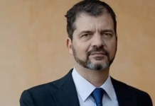 تونس: تأجيل محاكمة خيام التركي في قضية غسيل أموال إلى يناير 2026.. ملف حساس يعود إلى الواجهة تونس: تأجيل قضية خيام التركي في غسيل الأموال إلى يناير 2026.. تفاصيل التهم والخلفية