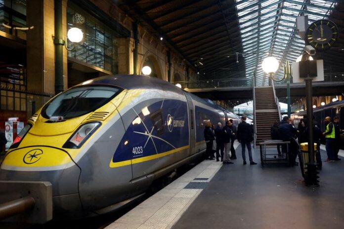 140-204736-eurostar-chaos-power-outage-disrupts-train-3 شلل في قطارات يوروستار بين لندن وأوروبا بسبب انقطاع الكهرباء