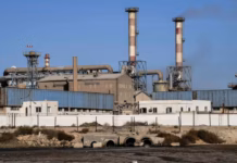 تأجيل رابع لقضية المجمع الكيميائي بقابس.. غضب شعبي ومطالب بإيقاف الوحدات الملوثة