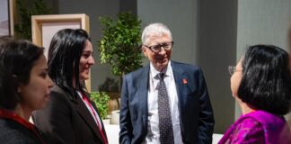 بيل غيتس يدعم مؤسسة أنس جابر للشباب