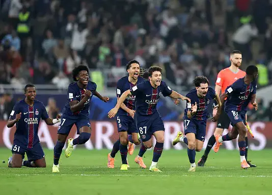 باريس يتوج بكأس القارات على فلامينغو!