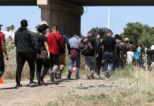 ترامب يوسع حظر السفر ليشمل 30 دولة بعد حادثة إطلاق النار في واشنطن